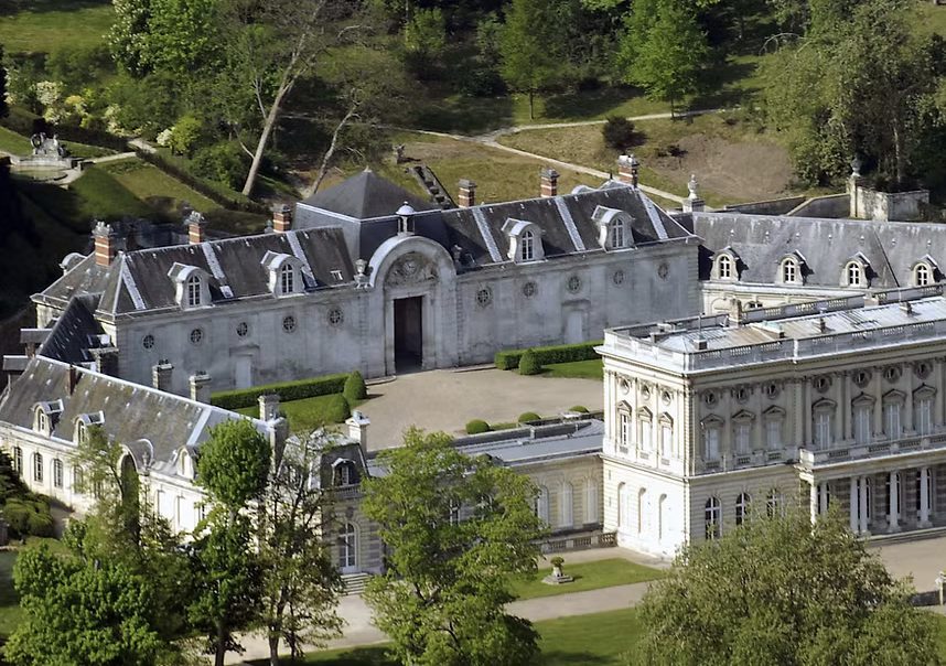 Chateau de Bizy